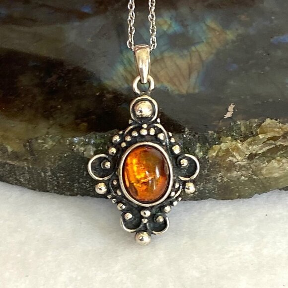 Sterling Silver 925 Oval Baltic Amber Ball Accent Pendant Necklace 18" Chain - Picture 4 of 16